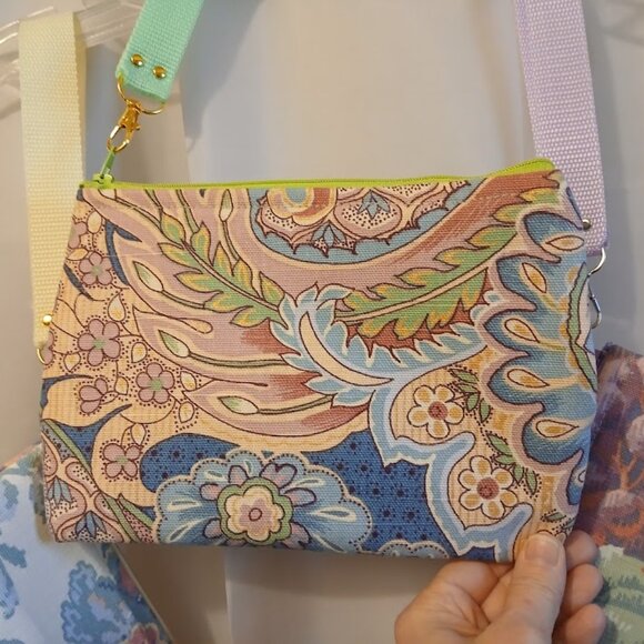 New Zippy Hanging Canvas Wristlet Clutch Pouch Make-up Bags Floral Grapes Pastel - Picture 5 of 16